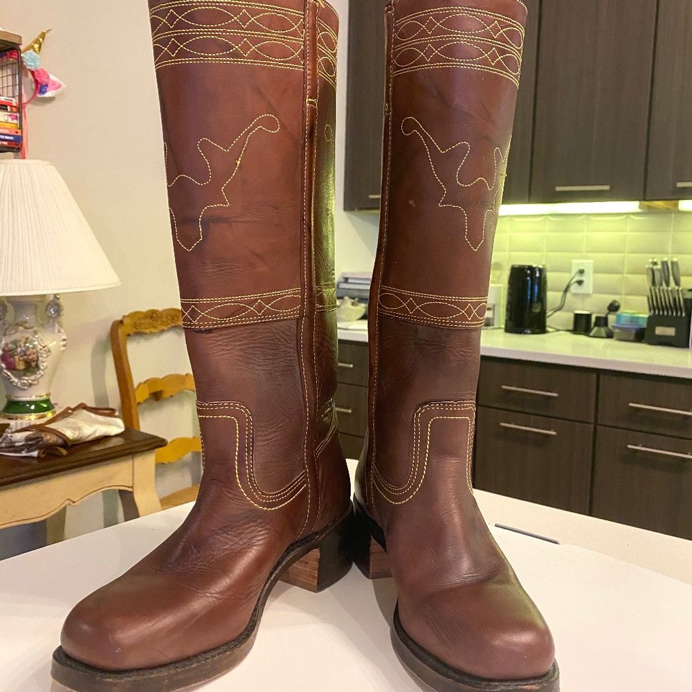 RARE Frye Campus Boots, Longhorn Design EUC